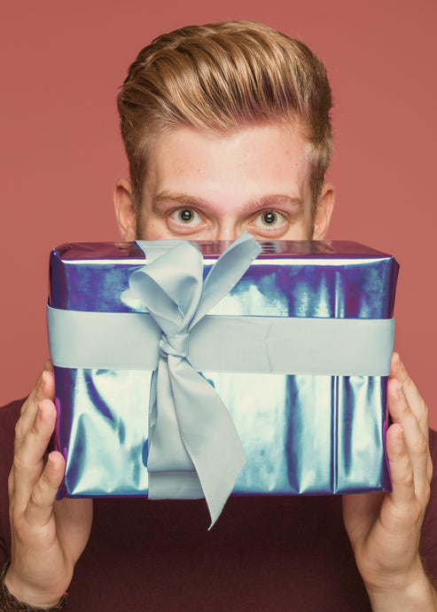 La guía definitiva para comprar el regalo perfecto para un hombre en Colombia!