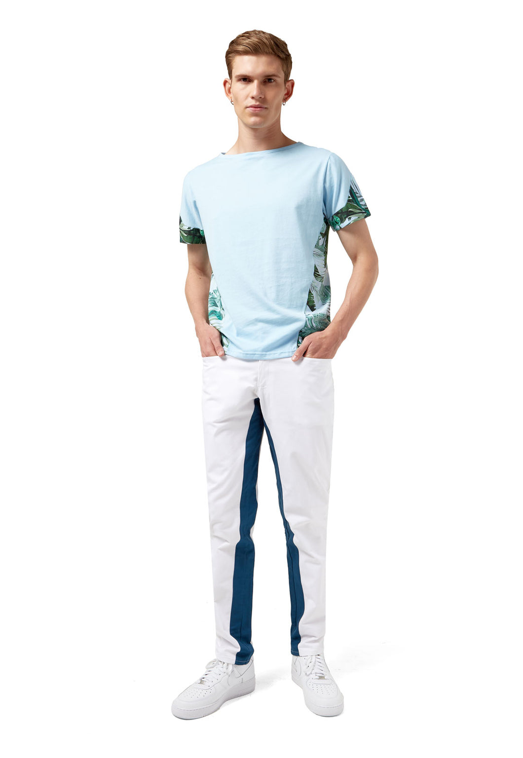 Pantalón estilo moderno para hombre, hecho en Colombia, Comfort Street style Azul y Blanco