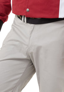 Pantalón multilook,  básico de lujo para hombre. Cinturón cambiable.