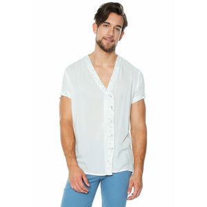 Camisa  "Chilaxing and Zen vibes". Color Off-white con print de estrellas de mar!