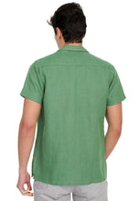 Cargar imagen en el visor de la galería, Camisa masculina de lino Verde Oliva
