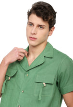 Cargar imagen en el visor de la galería, Camisa masculina de lino Verde Oliva