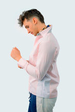 Cargar imagen en el visor de la galería, Camisa hombre tono rosa con detalles en blanco y gris claro