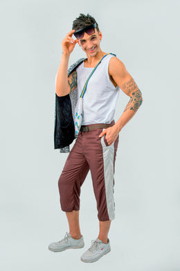 Pantalón pescador con cinturón integrado,  de la marca de moda masculina y sin género en Colombia 